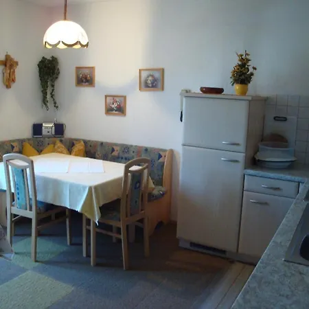 Gastehaus Treichl Гостевой дом Фюген